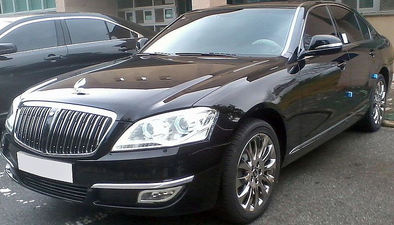 Illustration for article titled So apparently my dad's W220 S500. . .